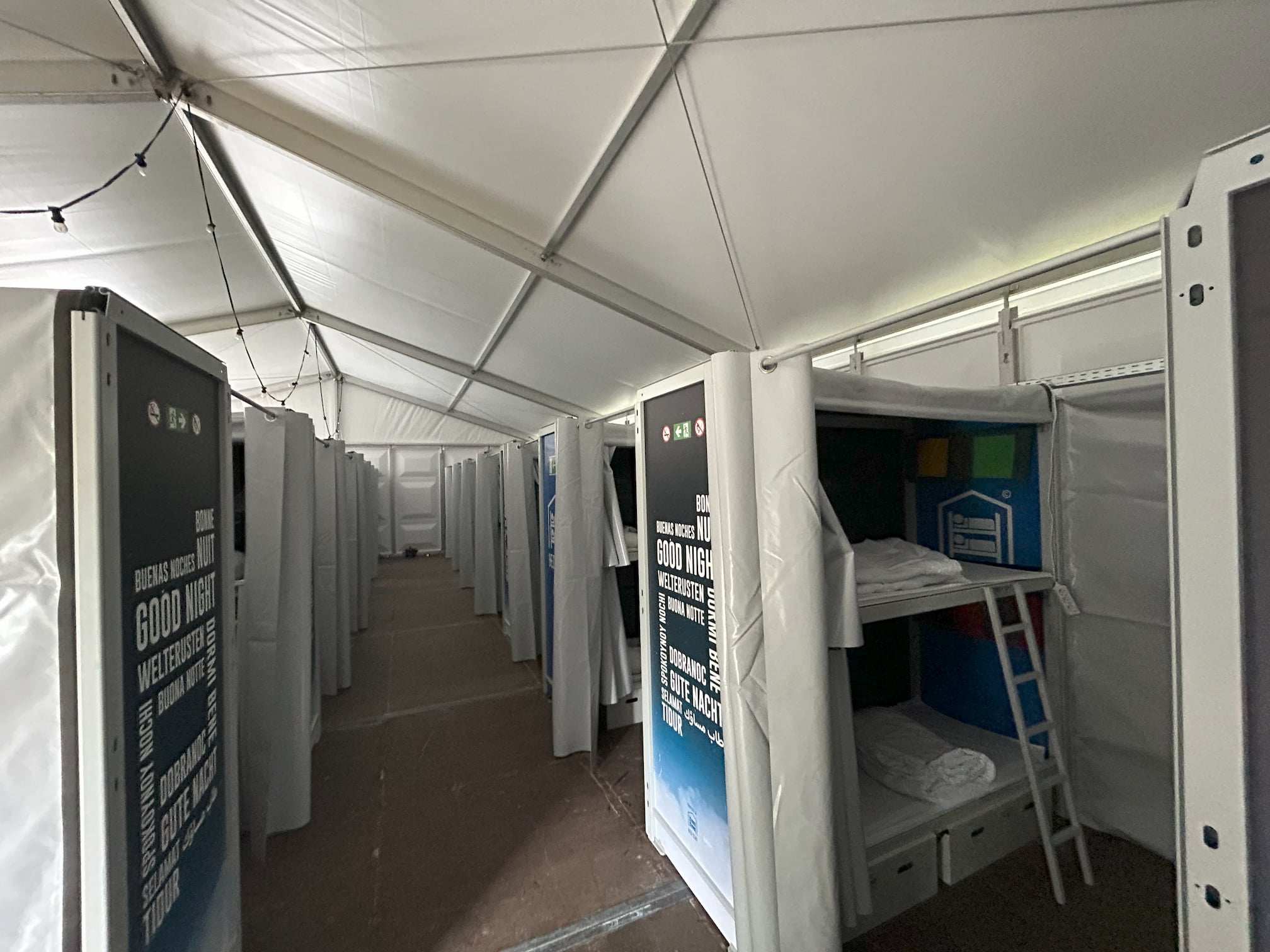 Bed-Stay Cube_in_tent (jpg)